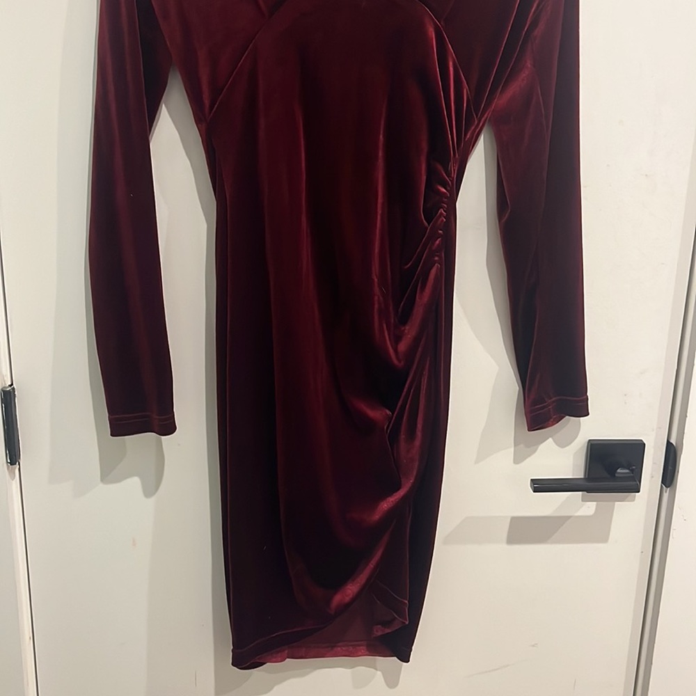 💫5/$25💫Velvet Plunge Long Sleeve Fitted Cocktail Dress Mini - Picture 5 of 9